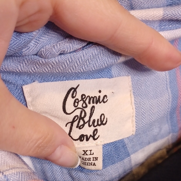 Light Blue and White Plaid Button Down Shirt - Picture 3 of 4